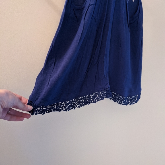 Embroidered Tank Top - Picture 7 of 7